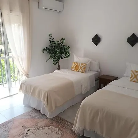 Nueva Pueblo Andaluz Casa Grafton Holiday home *